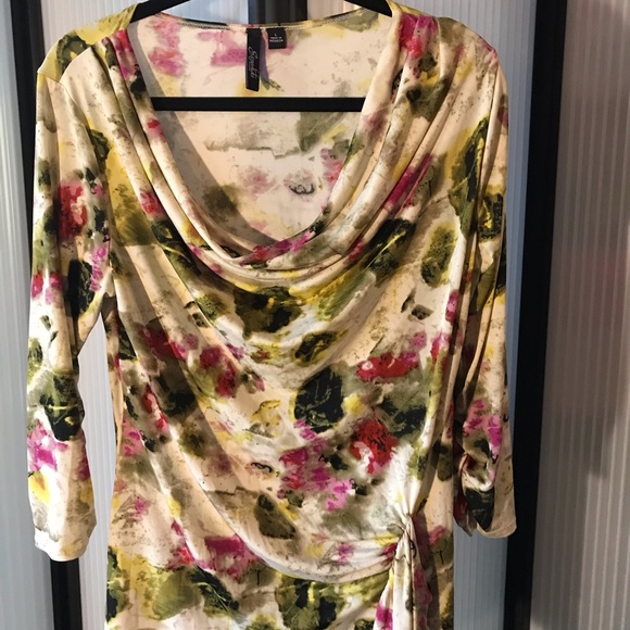 Floral tunic with slouch neck and side sash. - Picture 8 of 8